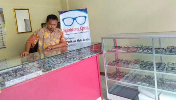 Apresiasi Jasa Pendidik, Optik Sejahtera Buka Program Bagi-bagi Kacamata Gratis untuk Guru