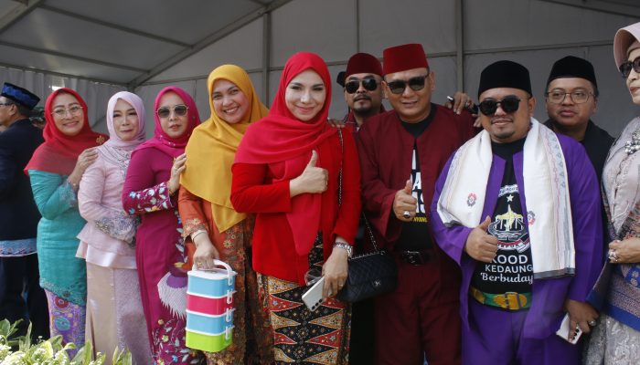 Lebaran Depok Berakhir, Ayu Ting-ting dan Naff Bakal Tampil di Acara Puncak