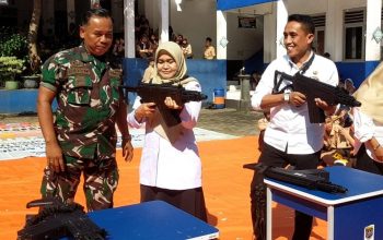 Siswa SMPN 22 Depok Diajarkan Cara Berperang