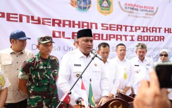 Rudy Susmanto Serahkan Ratusan Sertifikat Huntap Bagi Masyarakat