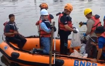 Komitmen Atasi Masalah Banjir, Yeti Wulandari Bebersih Situ Pedongkelan