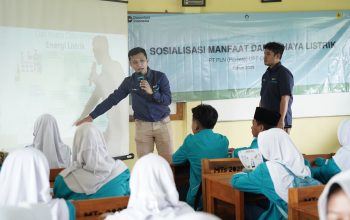 PLN Edukasi Siswa MTs Al Muawanah Curug tentang Manfaat dan Bahaya Listrik