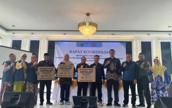 Kementerian Koperasi Hibahkan Obat ke 3 Koperasi di Depok