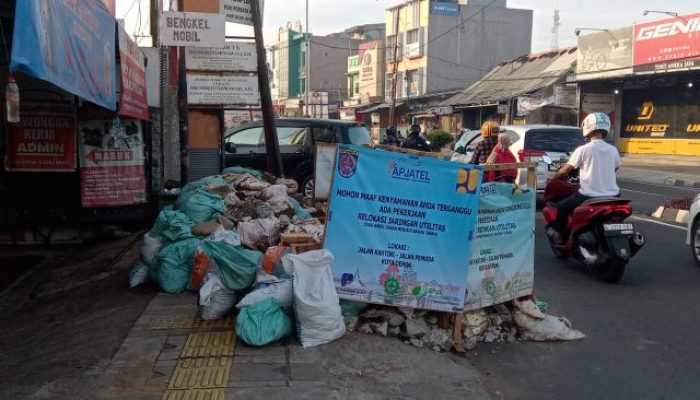 Begini Penampakan Jalan Kartini yang Rusak Akibat Proyek Apjatel