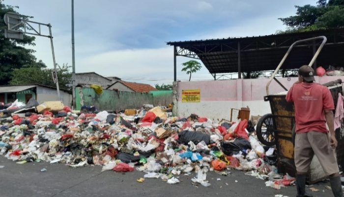 Tamparan Wali Kota Depok oleh DLHK di Jalan H. Naming Bothin